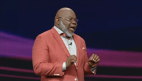 bishop-td-jakes-preaching