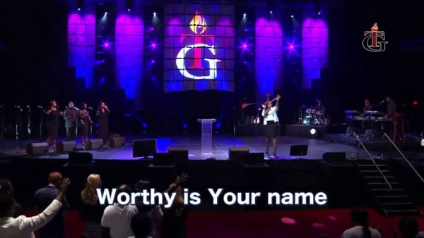 Sinach-Invited-Sing-At-Benny-Hinn’s-Church-1024x576