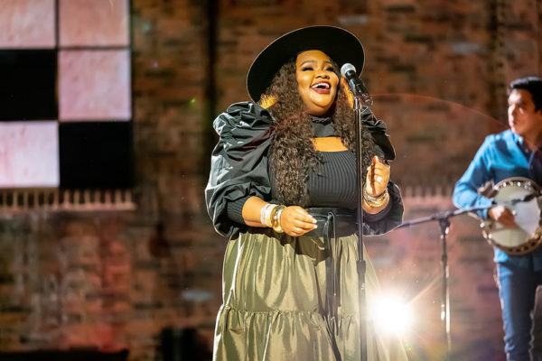 Tasha Cobbs Leonard_Dove Awards 2020