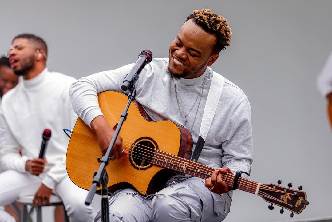 Travis-Greene-Easter-Unplugged-Session-1