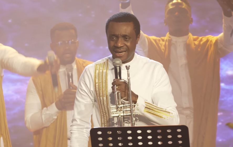 Ruach Elohim - Nathaniel Bassey Feat. Victoria Orenze